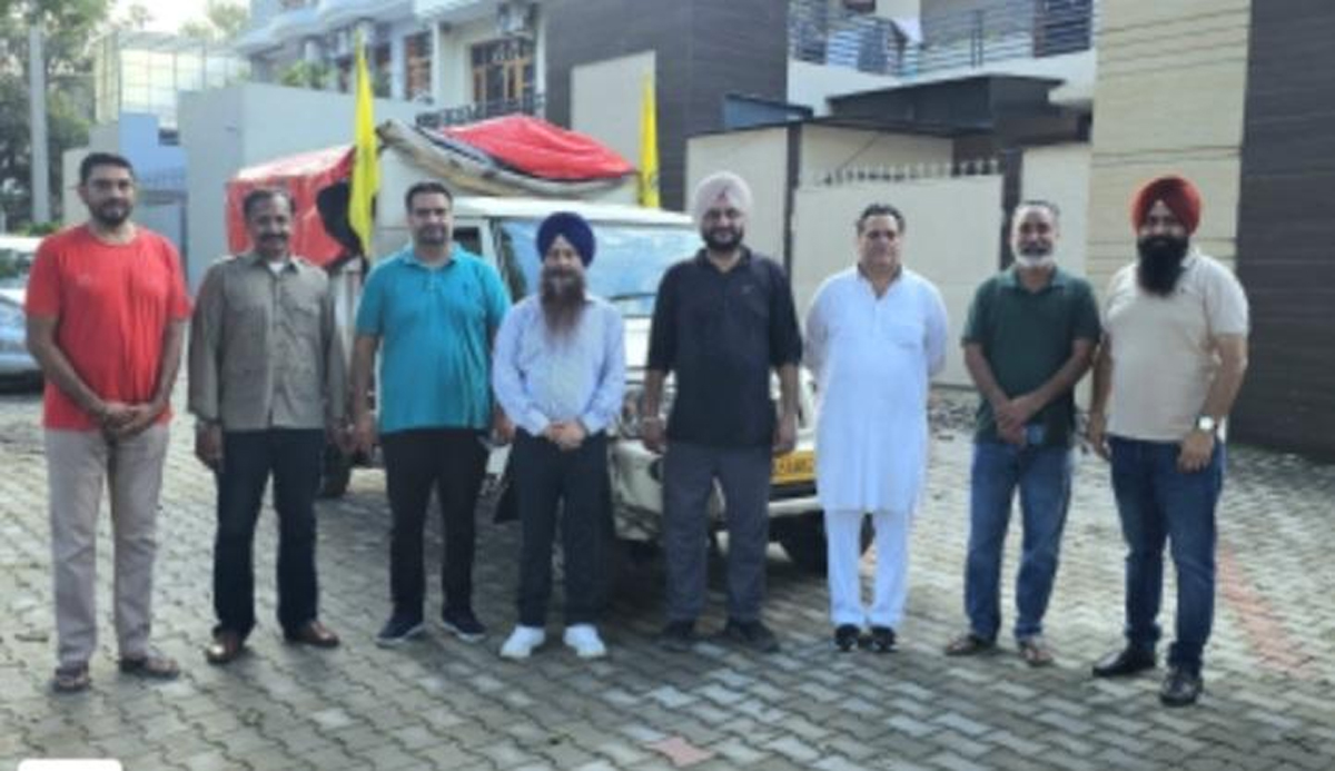 Relief material distributed at village Makora Pattan in Gurdaspur under the leadership of Akali leader Paramjit Singh Kahlon.